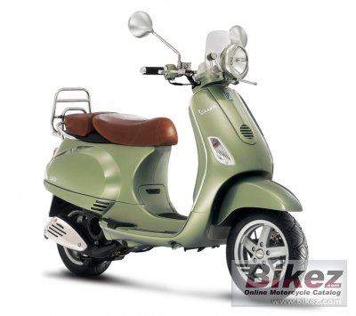 2010 Vespa LXV 150 photo